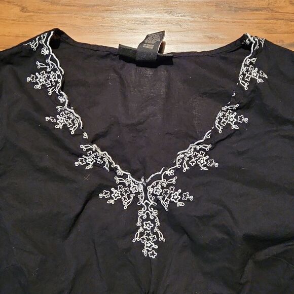 Venezia women's 14/16 lightweight long sleeve embroidered black tunic top - Picture 2 of 5